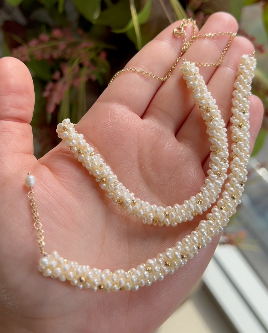 Ensemble Nyris en Or 18k Avec des Petites Pierres de Johar Naturelles (Collier et Gourmette)