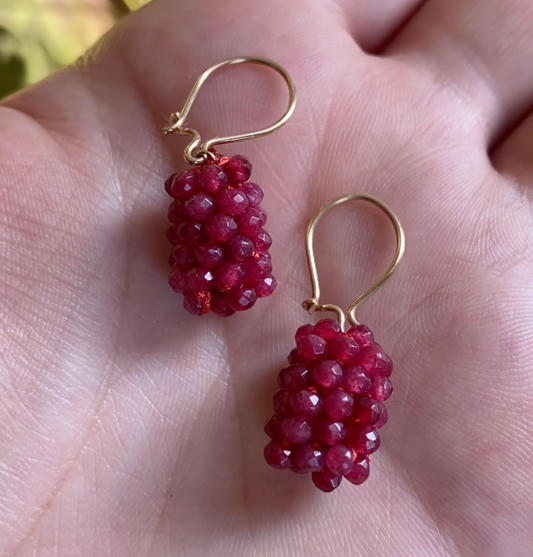 Boucles D'oreilles NYRIS en Or 18k ornées de sublimes pierres rose naturelles