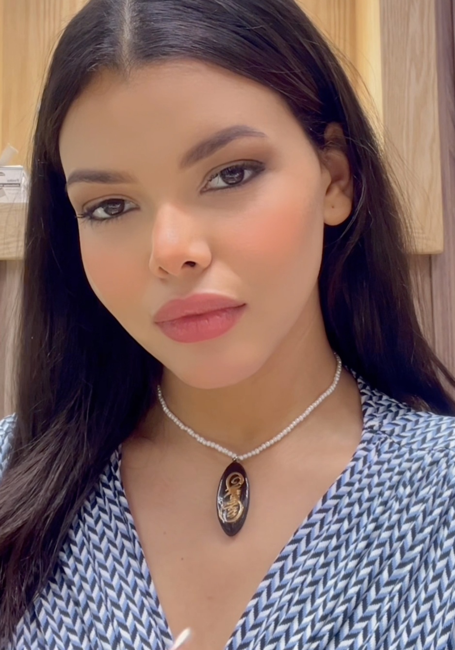 Collier OUD QMARI en Pierres Johar et Or 18k-  Toutes les Prénoms Sont disponibles