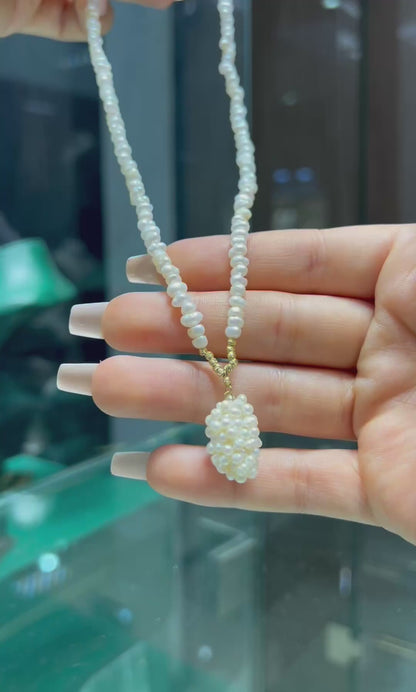 Collier NYRIS  en Or 18k Avec Pierres Johar Naturelles