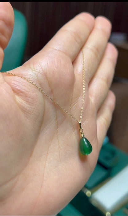 Collier en or 18k avec pierre naturelle