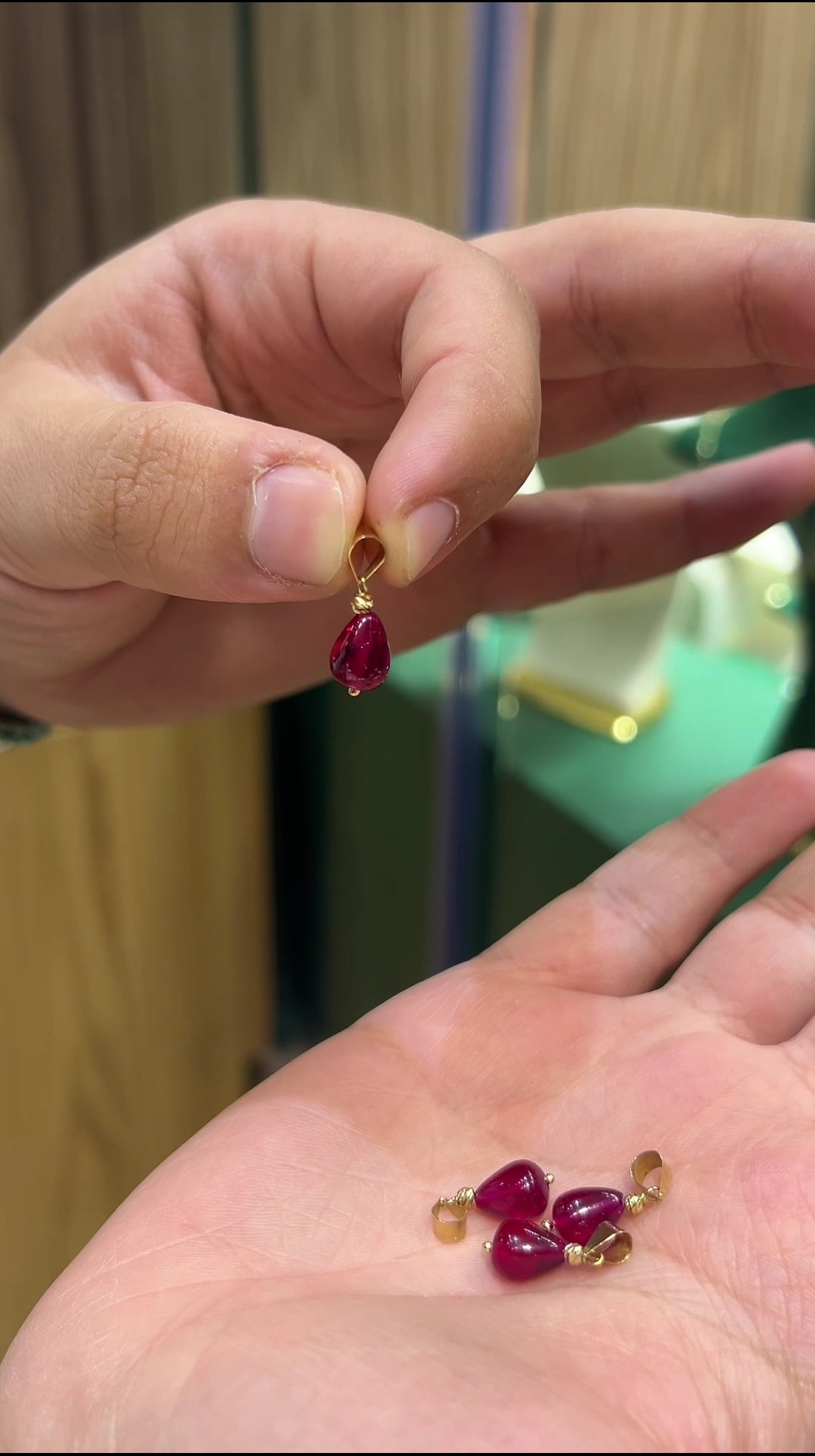 Pendentif ruby en or 18k